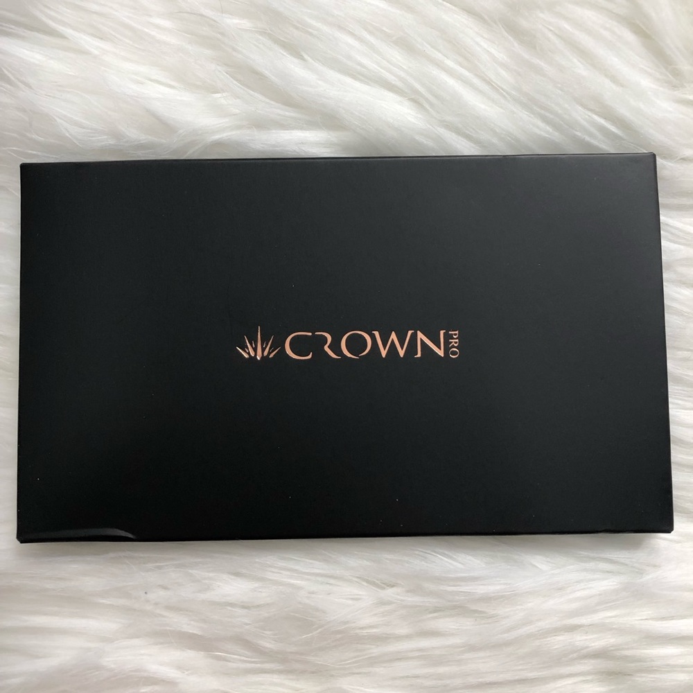 Crown Pro Eyeshadow Palette